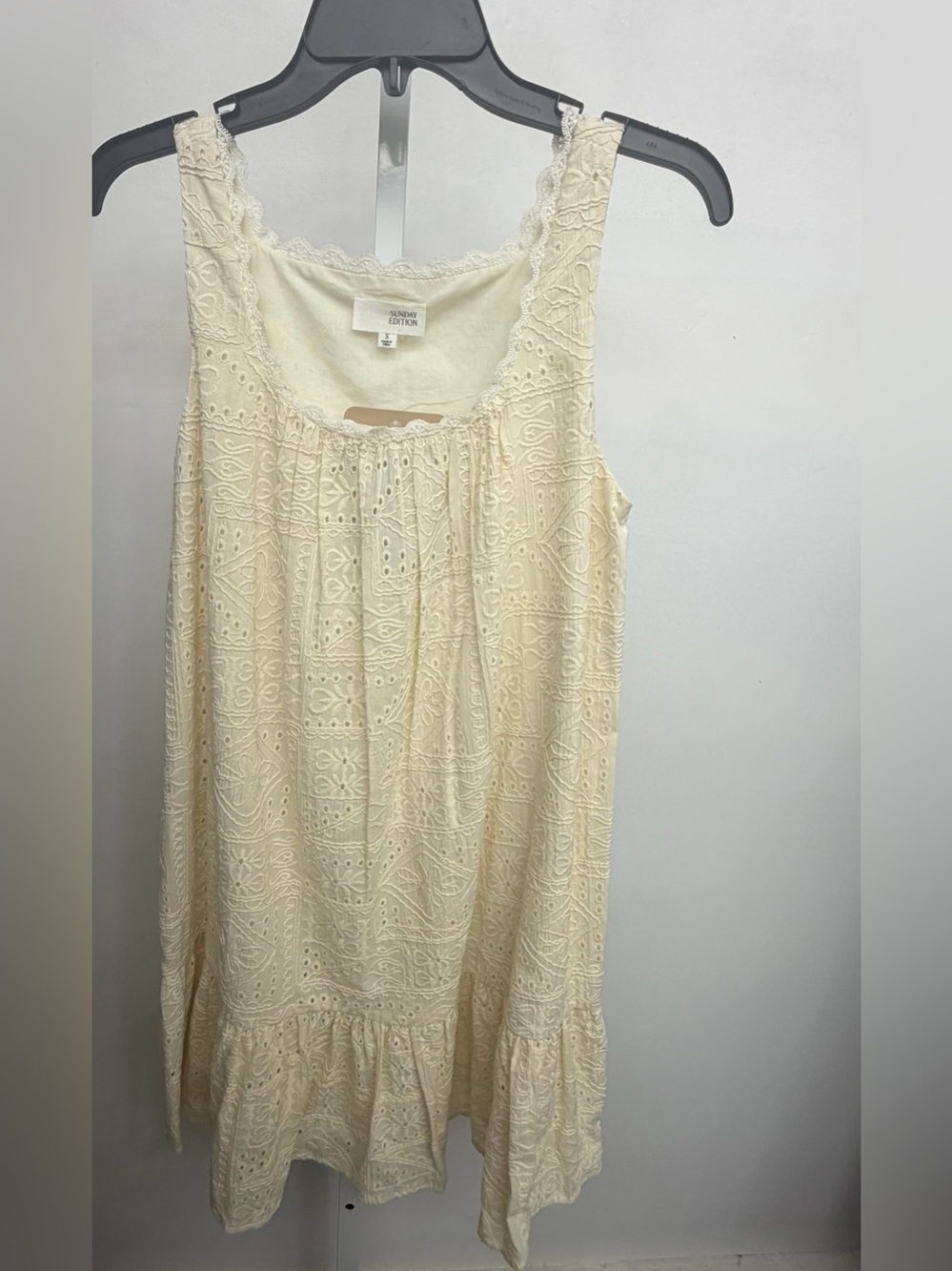 Women’s Cream Eyelet Sleeveless Summer Dress - Casual Tunic Style - Picture 2 of 3